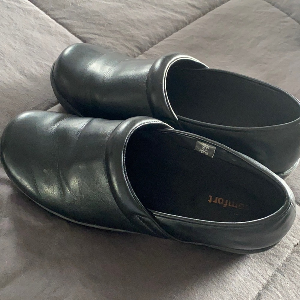 SafeTstep Womens Sz 10 Black Slip On Comfort Clogs